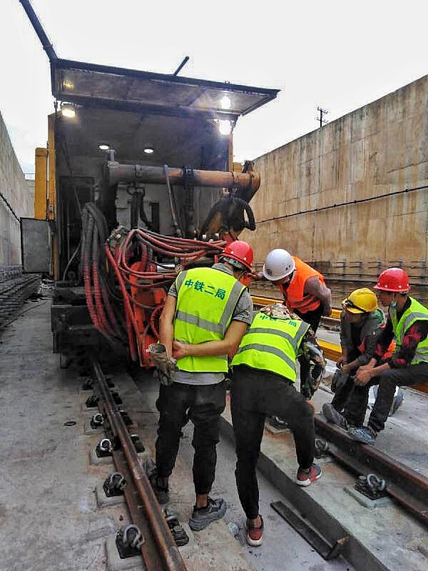 中鐵二局武漢地鐵客戶現場.jpg 中鐵二局武漢地鐵客戶現場.jpg